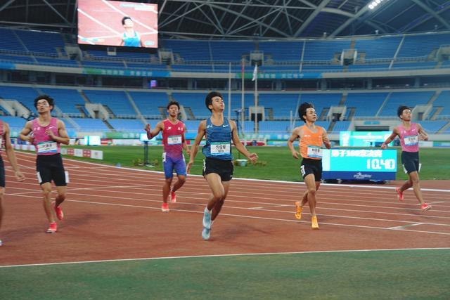 头角的他 头角的他