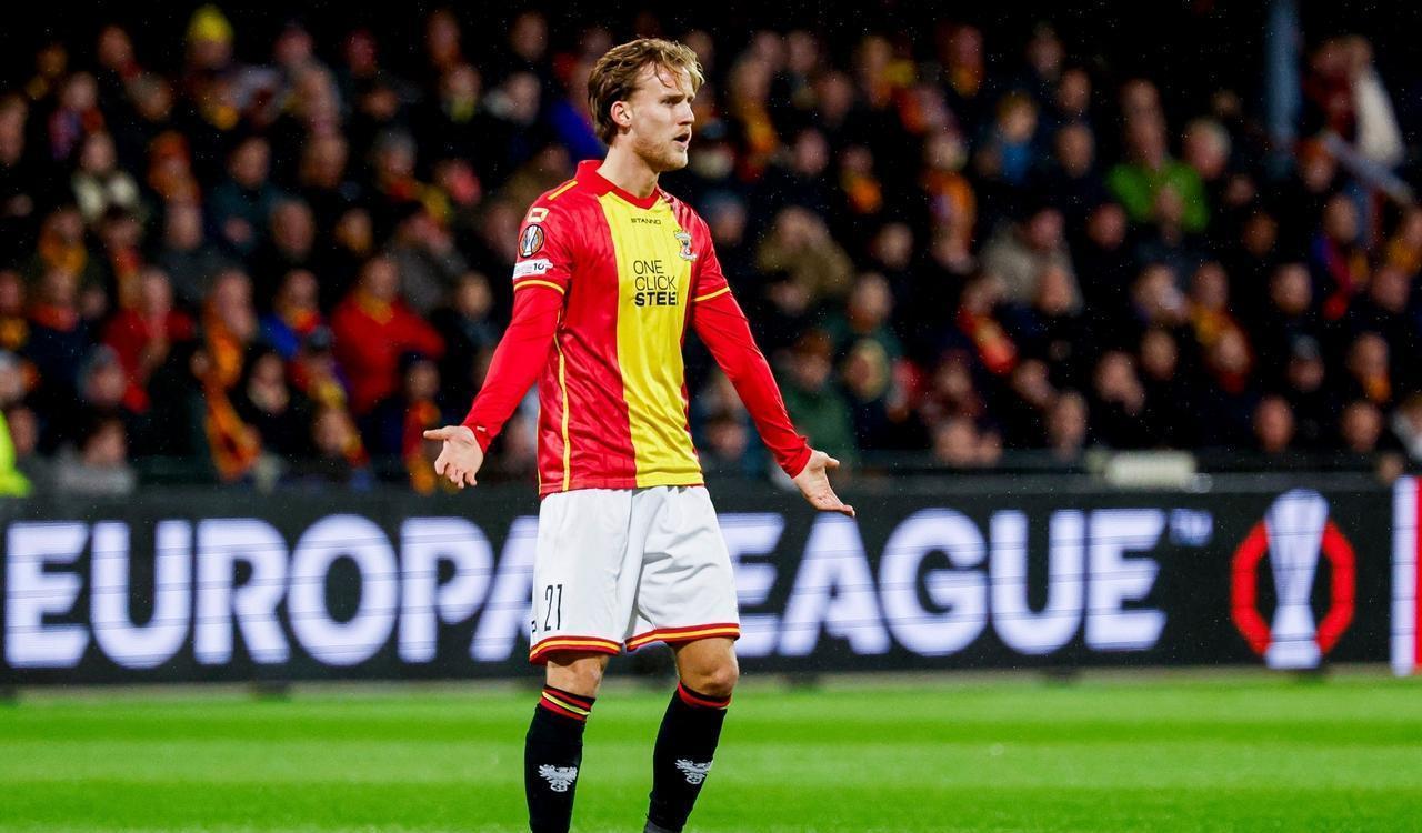 刚替补登场, 甲无队进前